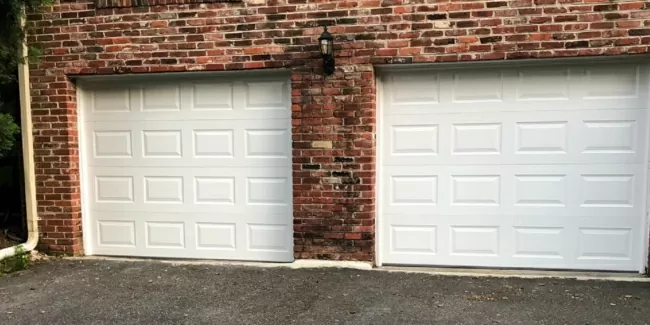 Garage Door Tune-Up: 5 Signs When You Should Do It