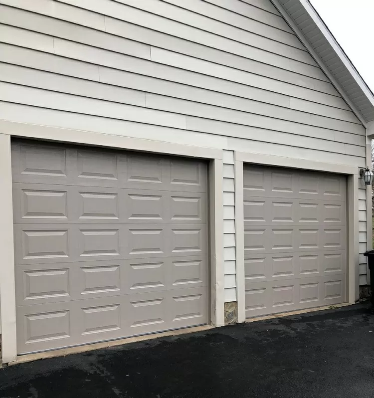 Five Signs of Broken Garage Door Hinge and How to Fix It