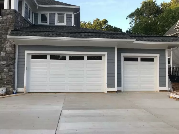 Choosing the Right Garage Door Size for Your New Home